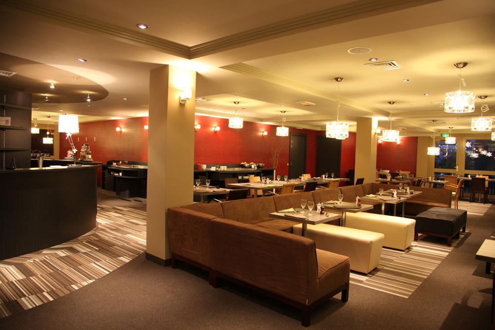 Best Western L'Atelier 117 Maubeuge Étterem fotó